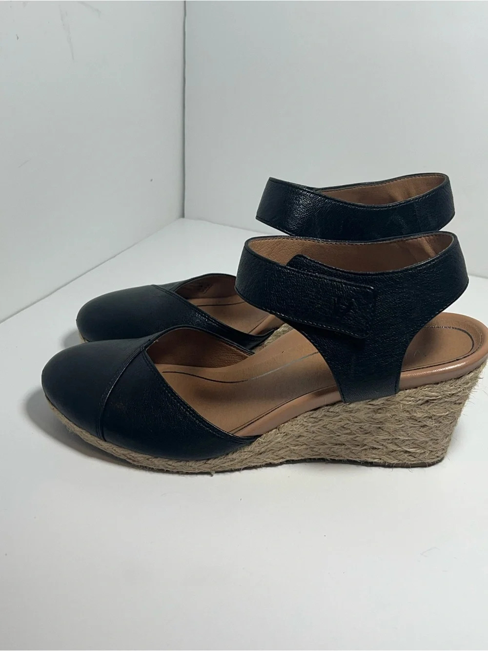Vionic Black Ankle-Strap Espadrille Wedges size 8